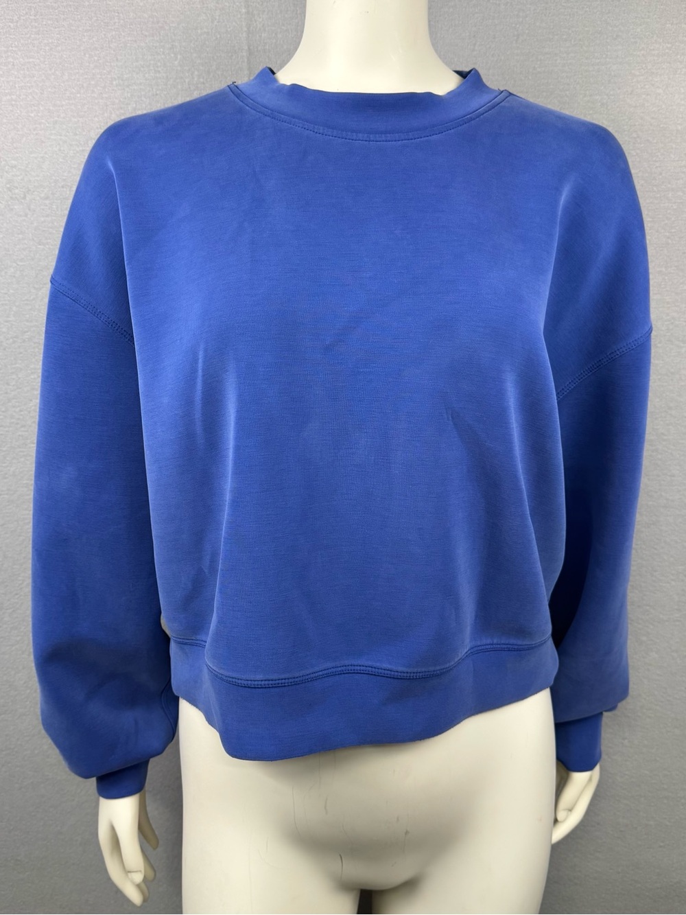 AS Revival women’s S Classic Crewneck Sweatshirt in Royal Blue